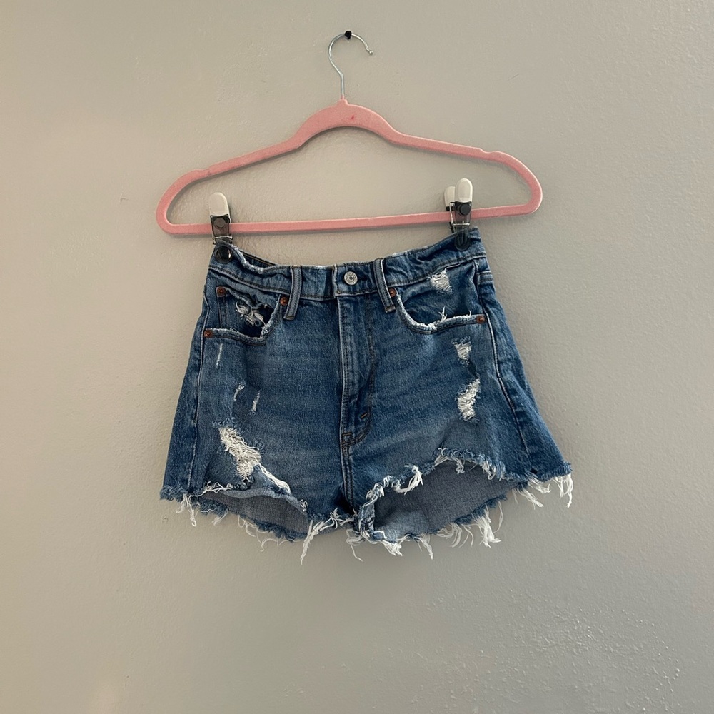 Abercrombie & Fitch The Mom Short High Rise